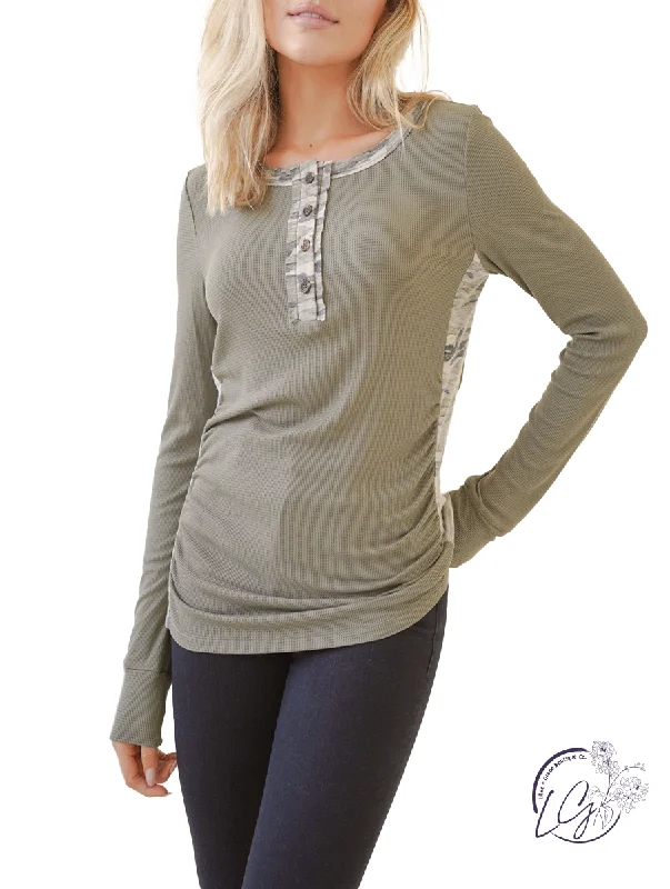 Lightweight Women Long Sleeve Top for Spring and AutumnHidden Treasures Camo Henley