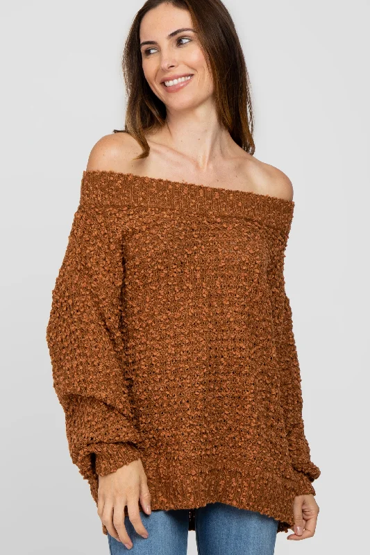 Hand - Knitted Women Sweater with Artisanal CharmCamel Chunky Knit Sweater