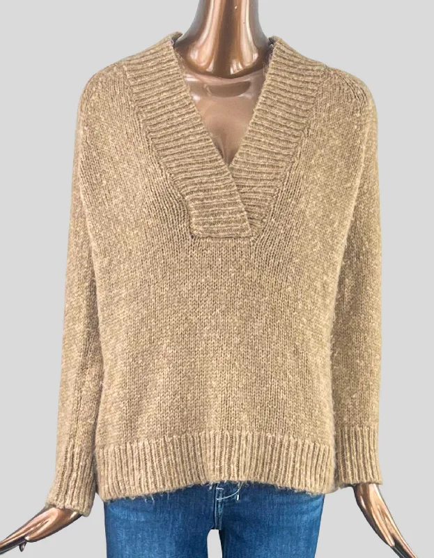 Cropped Women Sweater to Pair with High - Waisted BottomsVINCE V-Neck Sweater - Small/Petite