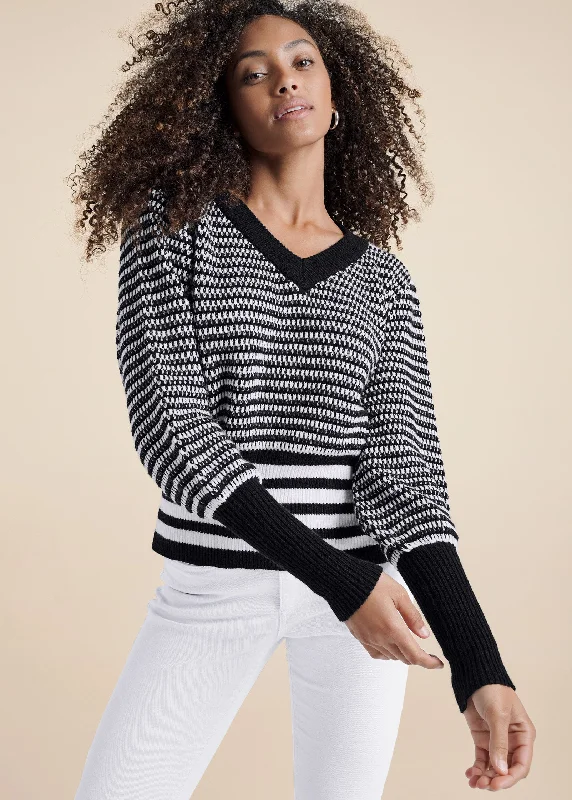 Cashmere Women Sweater with a Luxurious Soft TouchCropped Stripe V-Neck Sweater  - Black & White