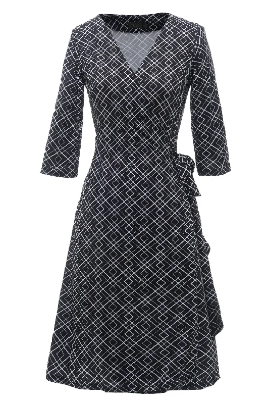 Sheath Women Dress with a Tailored Fit for a Professional LookBlack Geometry Printed Wedding Guest Wrap Dress