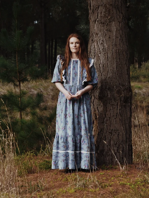 Halter Neck Women Dress to Show Off the Shoulders and NecklineBRAMWELL DRESS PINWALE CORDUROY BLUE FLORAL