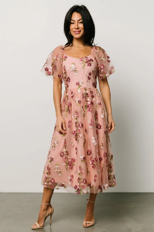 Shift Women Dress with a Simple and Classic Design for Everyday WearGwyneth Tulle Midi Dress | Blush Floral