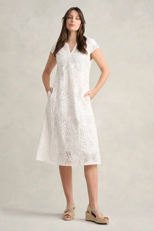 Empire Waist Women Dress to Accentuate the Bust and Conceal the WaistCotton Broderie Dress