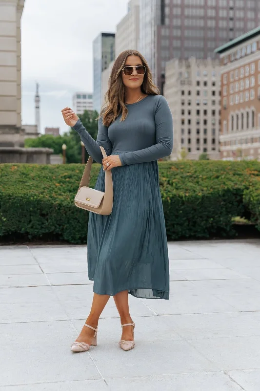 Pleated Women Dress with a Timeless and Elegant TextureDark Teal Contrast Pleated Midi Dress