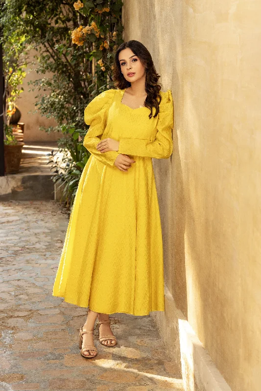 Long - Sleeve Women Dress in Velvet for a Luxurious Winter LookBold Yellow Statement Frock