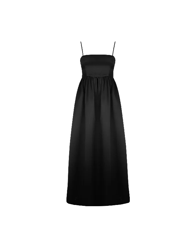 Halter Neck Women Dress to Show Off the Shoulders and NecklineCHER MAXI DRESS BLACK