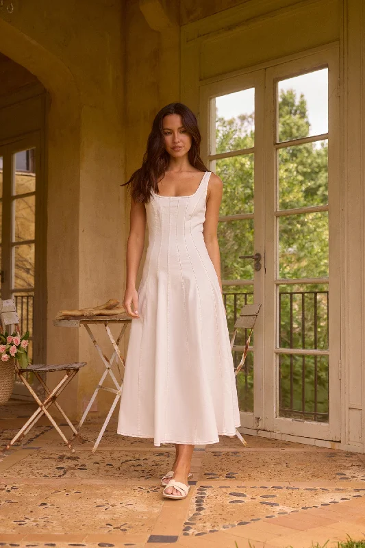 Mini Women Dress with a Short Hem for a Young and Trendy StyleMeadow Breeze Maxi Dress White