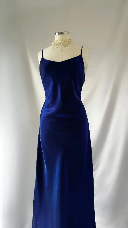 Sleeveless Women Dress in Bright Colors for Summer PartiesMOONLIT SAPPHIRE IRIDESCENT BACKLESS GOWN