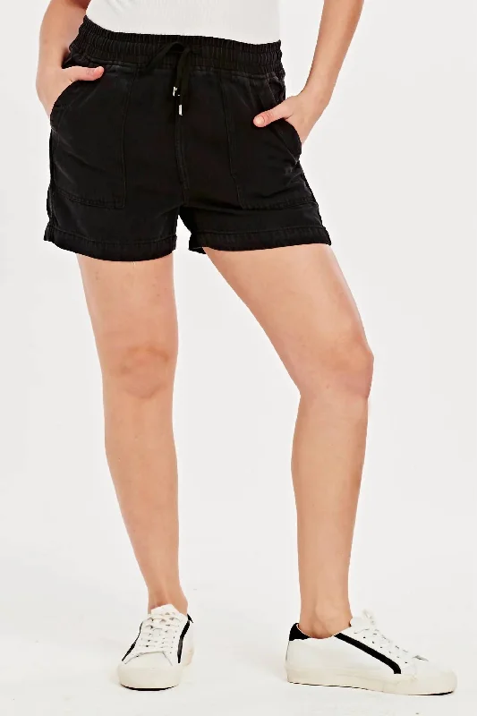 Belted Women Shorts to Enhance the WaistlineCamille Black Shorts