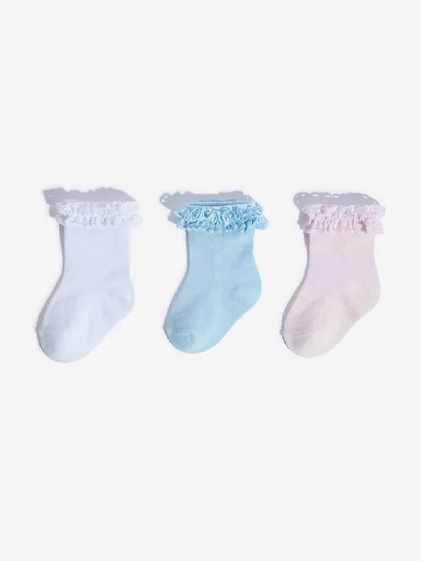 Plus Size Women Shorts with a Comfortable and Stylish FitHOP Baby Multicolour Lace Detailed Socks - Pack of 3