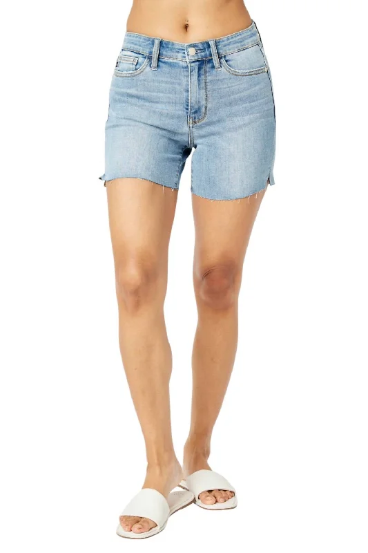 Linen Women Shorts for Breathable Comfort in Hot WeatherMid Rise Cut-Off Denim Short In Blue