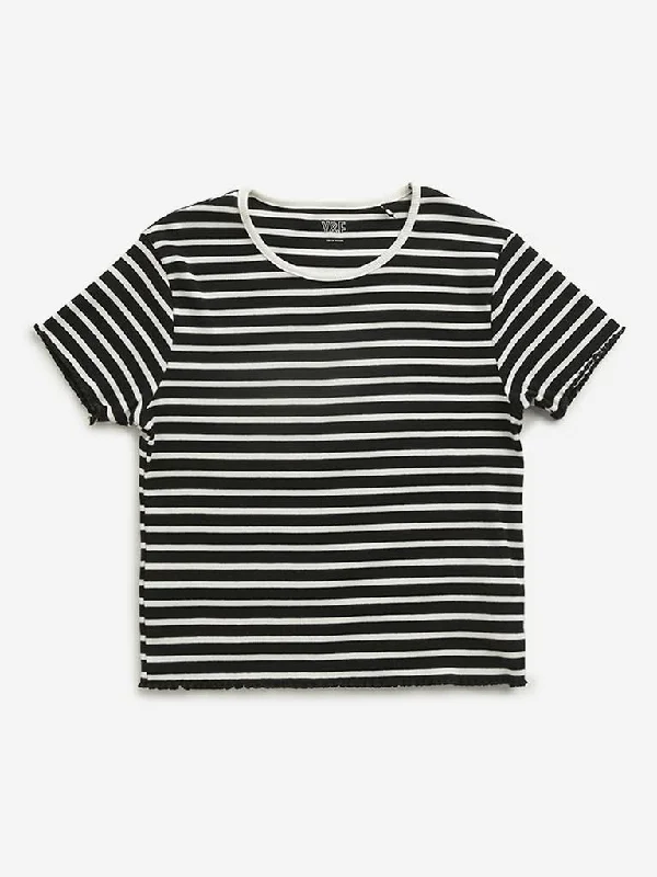 Ruffled Hem Women Shorts to Add a Feminine TouchY&F Kids Black Sailor Striped T-Shirt